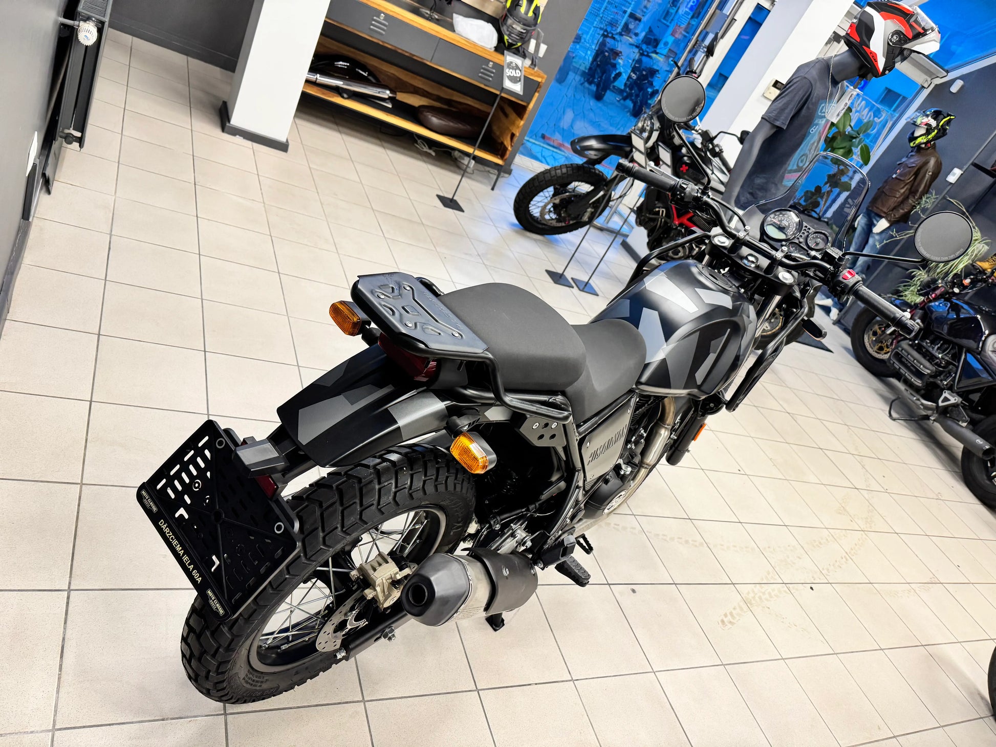 Royal Enfield Himalayan 411