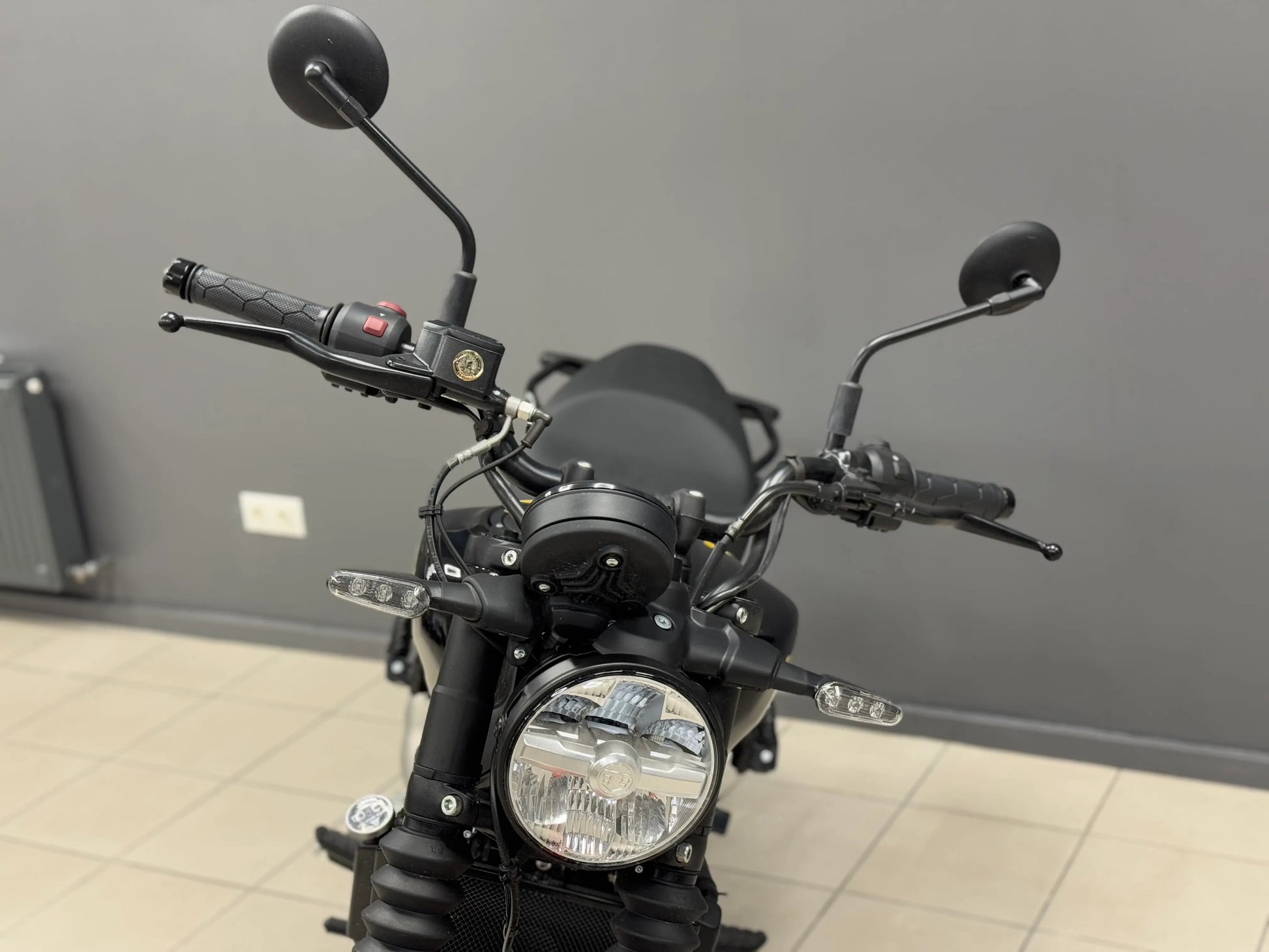 Royal Enfield Guerilla 450