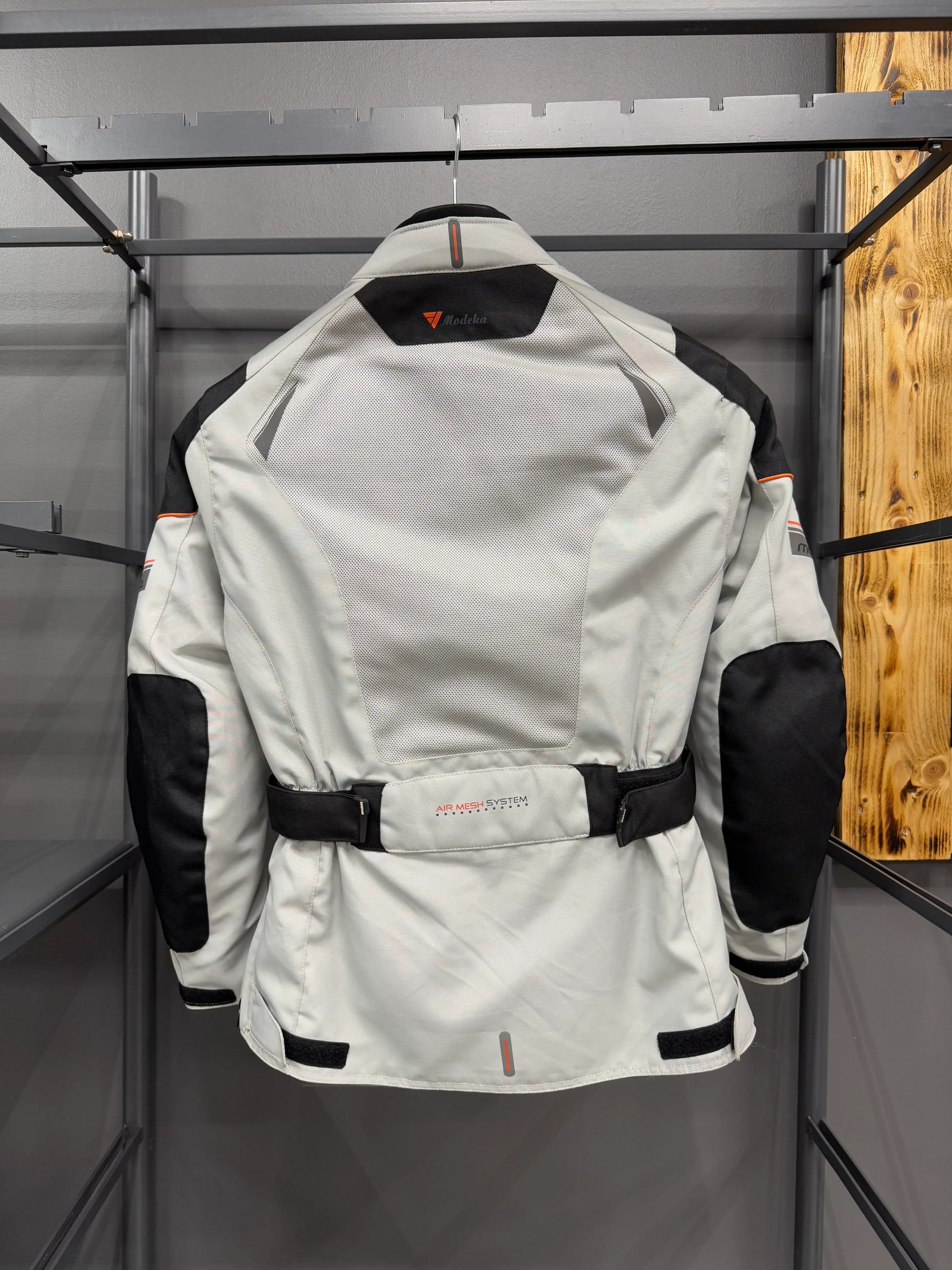 MODEKA Women’s Touring Jacket